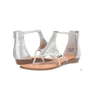 Carlos by Carlos Santana NWOB Tanner Flat Sandal Silver Size 6.5